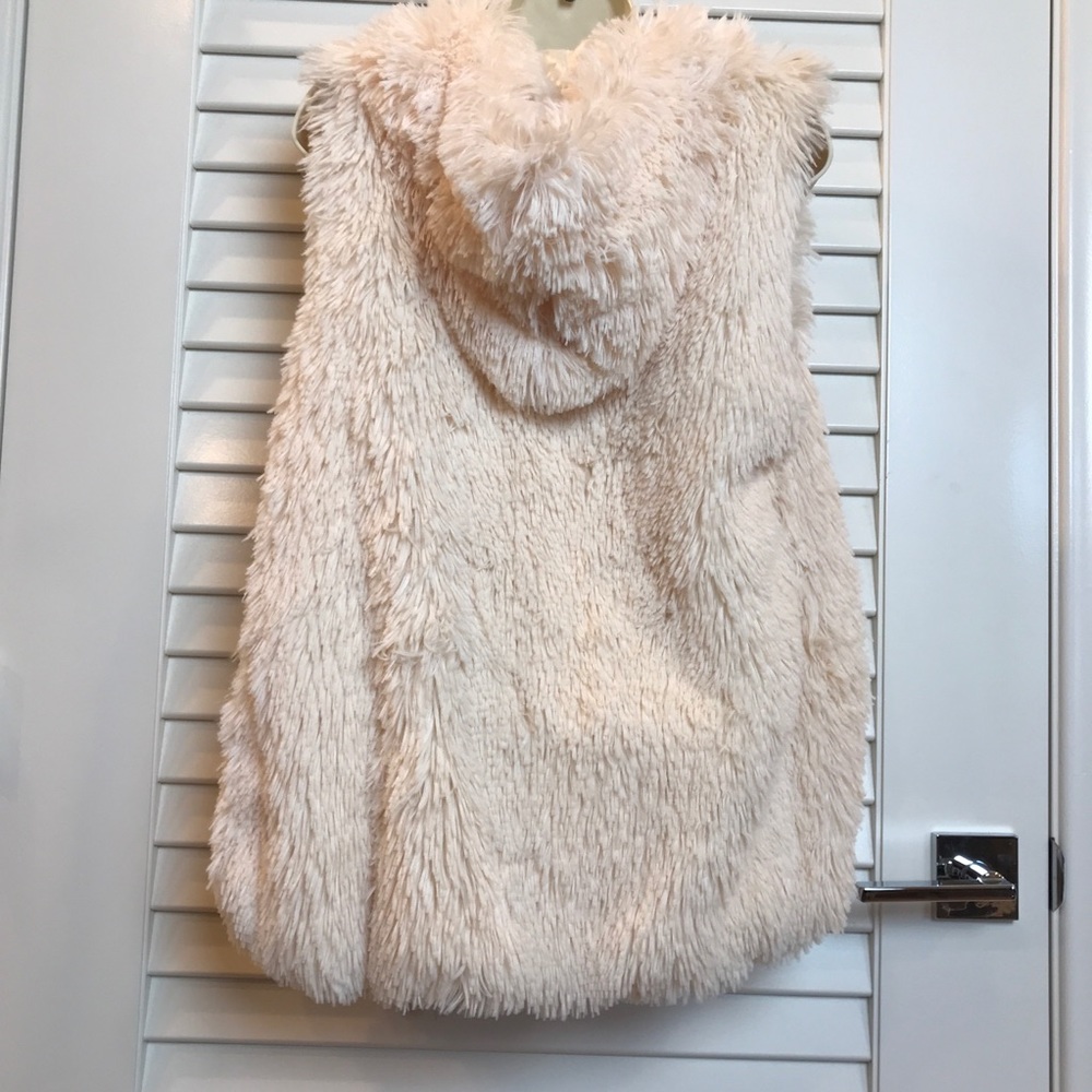 Beulah Boho Furry Teddy Bear Vest - Picture 2 of 8